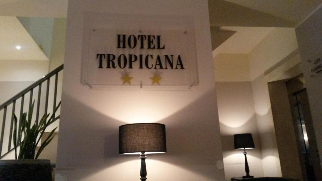 Tropicana Hotel Saint Julian's Eksteriør billede