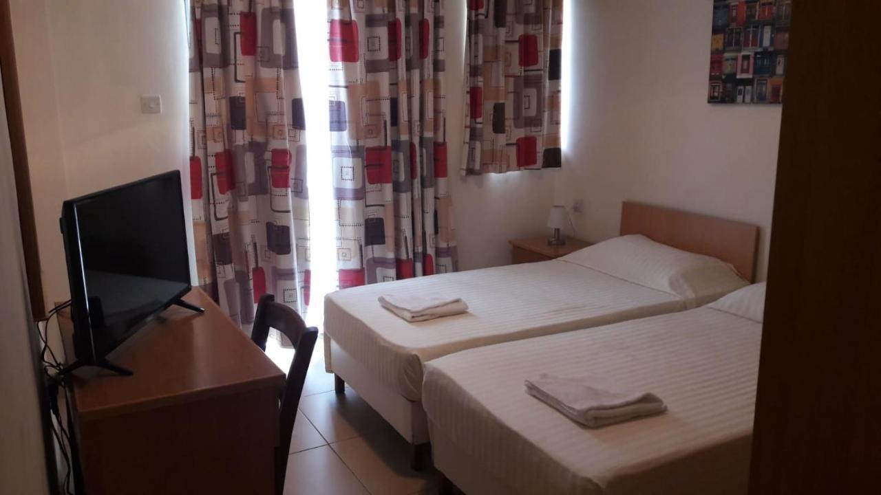Tropicana Hotel Saint Julian's Eksteriør billede