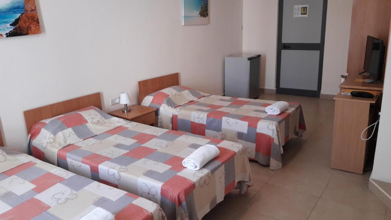 Tropicana Hotel Saint Julian's Eksteriør billede