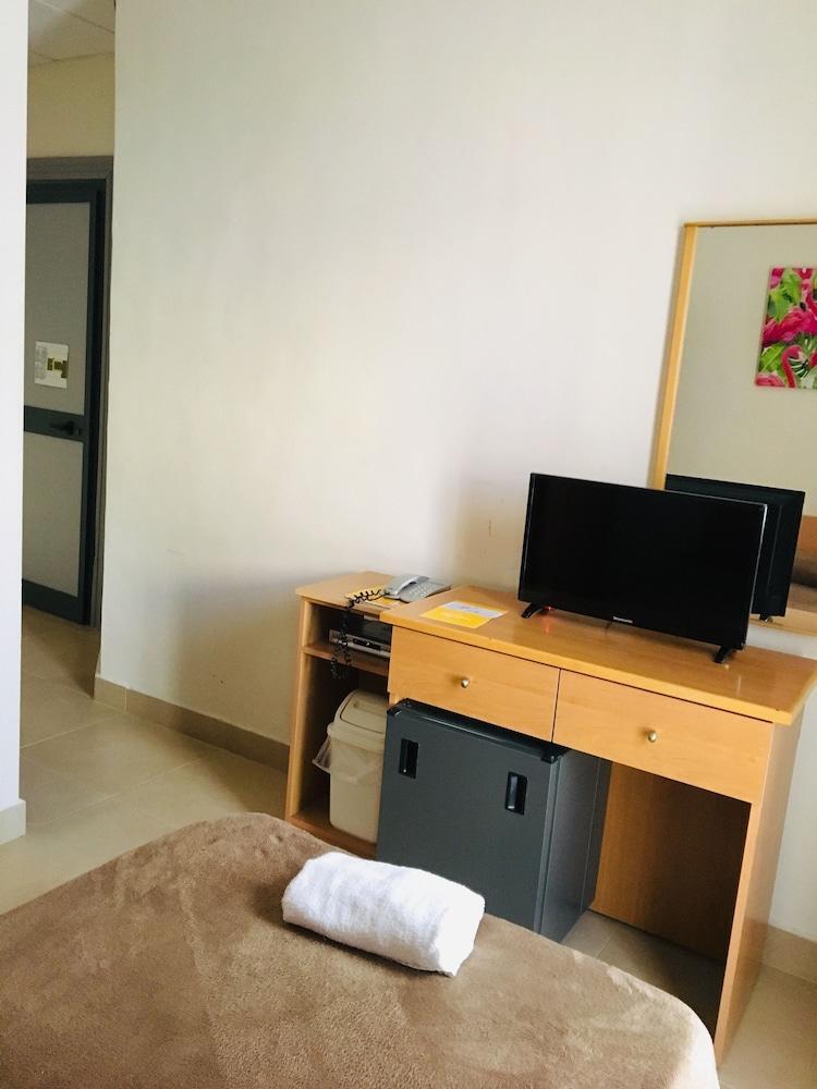 Tropicana Hotel Saint Julian's Eksteriør billede